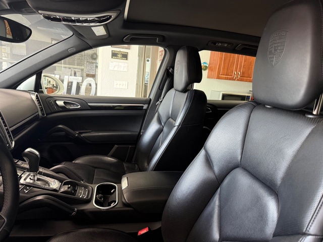2018 Porsche Cayenne Platinum Edition