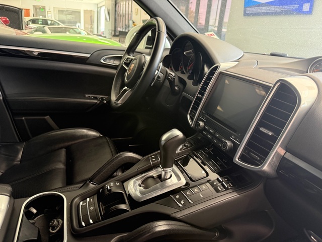 2018 Porsche Cayenne Platinum Edition