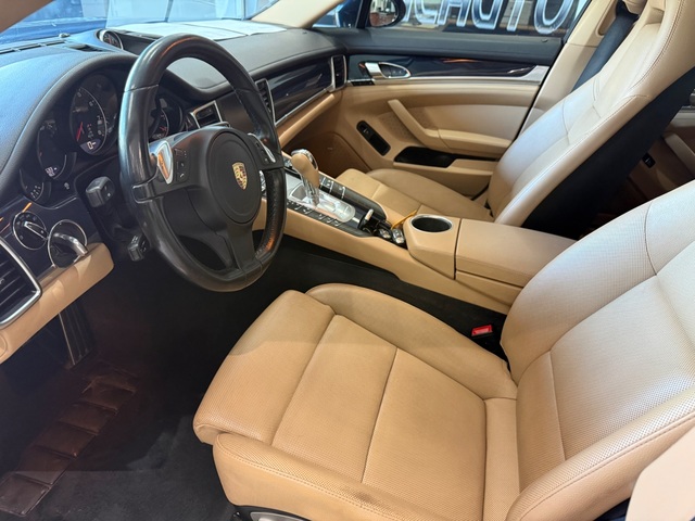 2016 Porsche Panamera 4S Edition