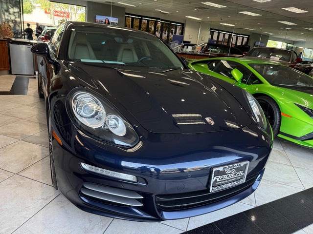 2016 Porsche Panamera 4S Edition
