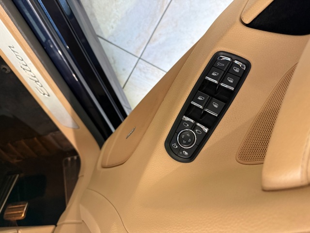 2016 Porsche Panamera 4S Edition