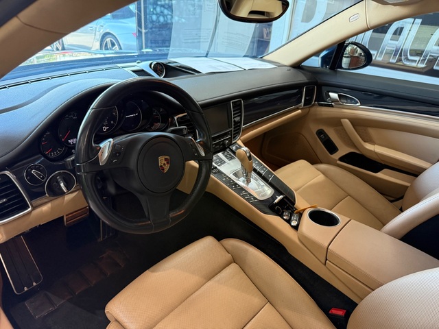 2016 Porsche Panamera 4S Edition