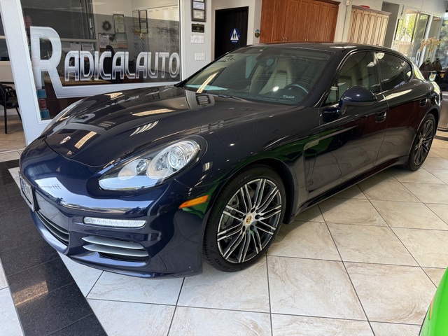 2016 Porsche Panamera 4S Edition