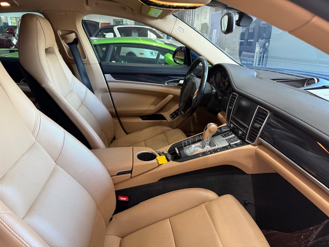 2016 Porsche Panamera 4S Edition
