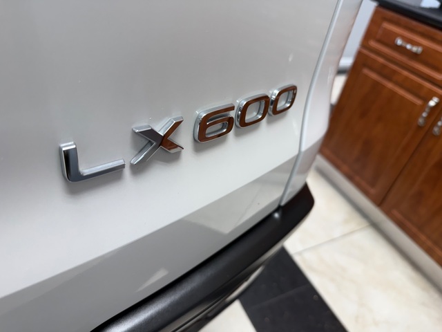 2025 Lexus LX 600 Luxury