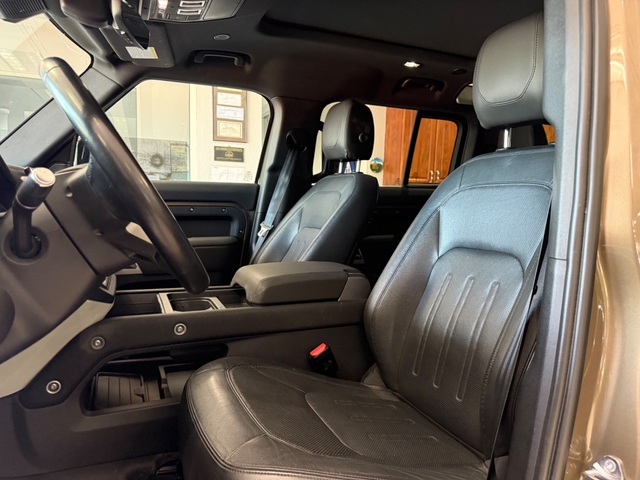 2022 Land Rover Defender 110 SE