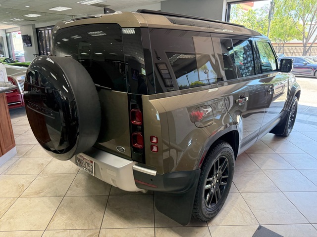 2022 Land Rover Defender 110 SE