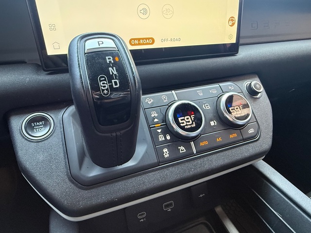 2022 Land Rover Defender 110 SE