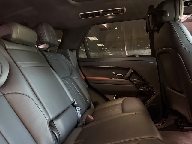 2024 Land Rover Range Rover Sport P360 SE