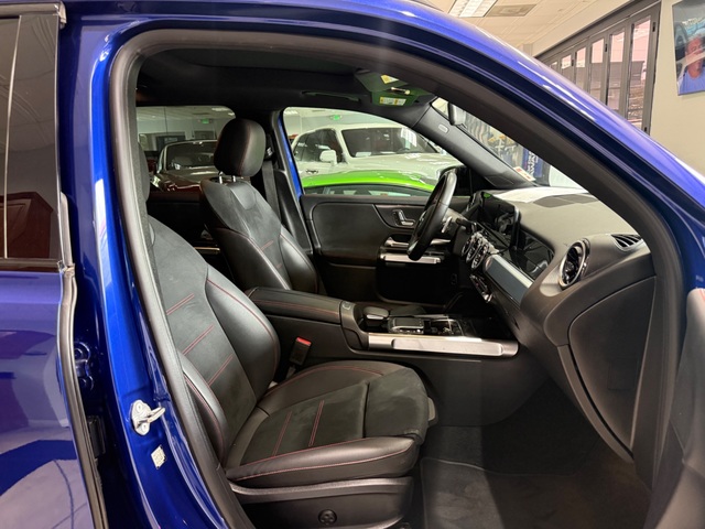 2021 Mercedes-Benz GLB 250 GLB 250