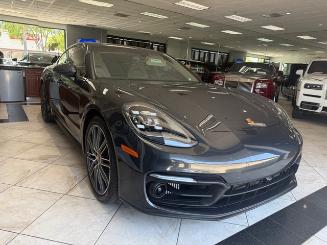 2023 Porsche Panamera 4
