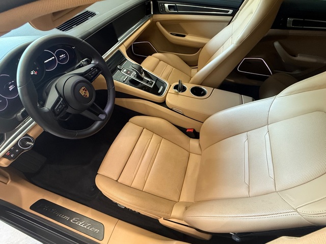2023 Porsche Panamera 4