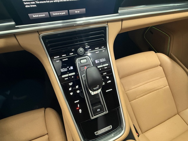 2023 Porsche Panamera 4