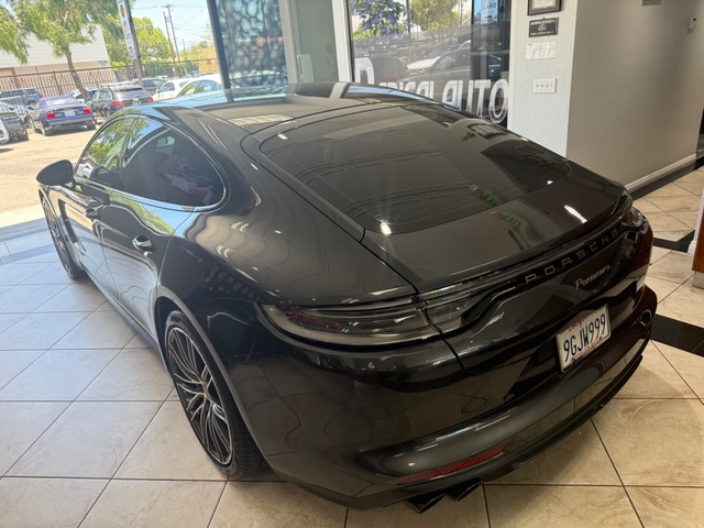 2023 Porsche Panamera 4