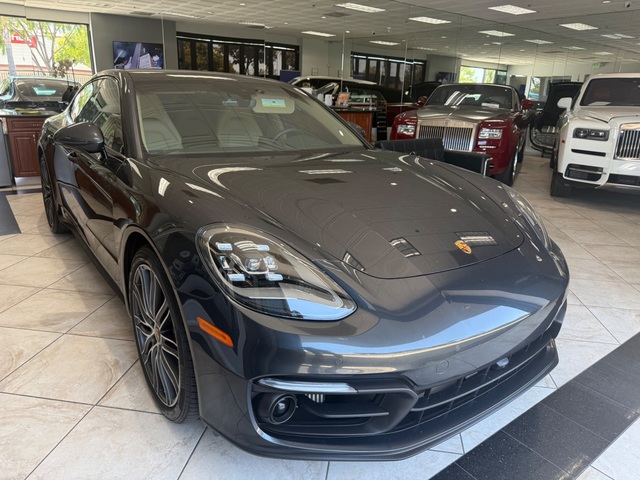 2023 Porsche Panamera 4