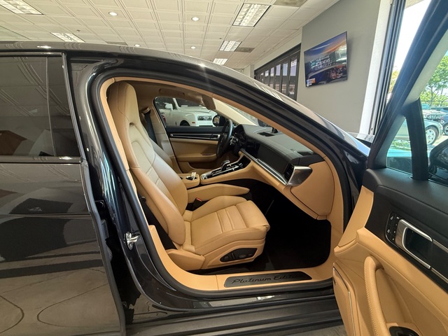 2023 Porsche Panamera 4