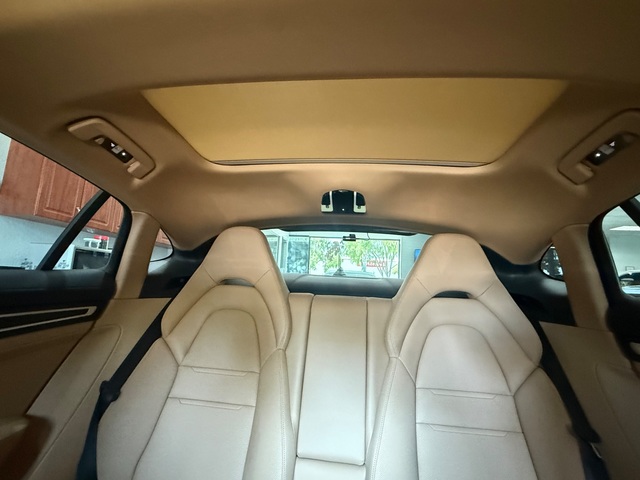 2023 Porsche Panamera 4