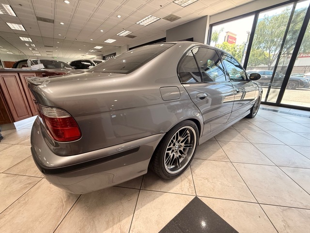 2002 BMW M5