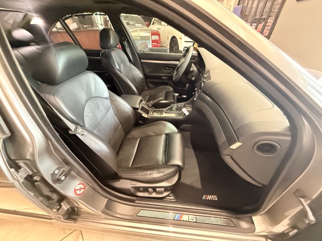 2002 BMW M5