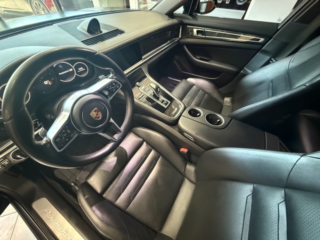 2017 Porsche Panamera 4S