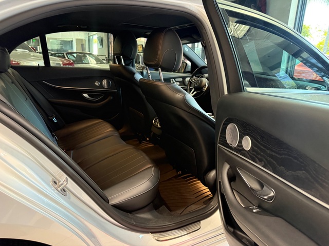 2019 Mercedes-Benz E 300