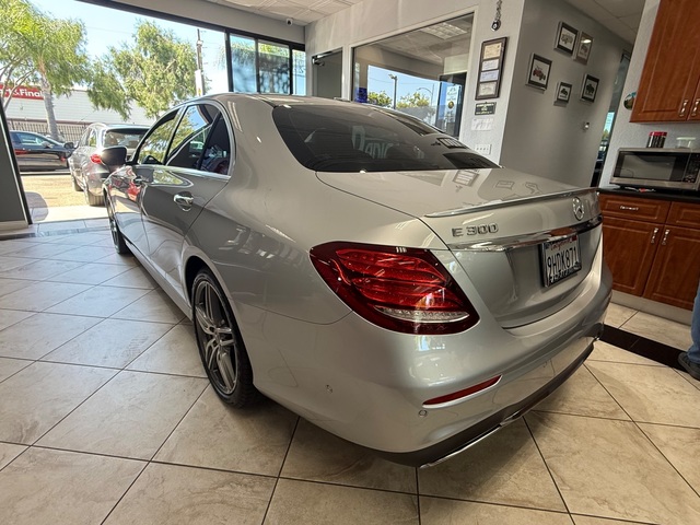2019 Mercedes-Benz E 300