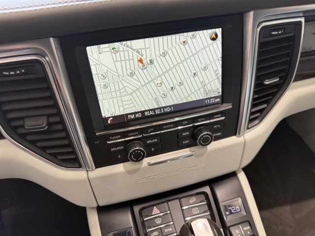 2016 Porsche Macan Turbo