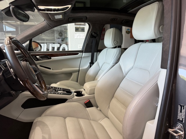 2016 Porsche Macan Turbo