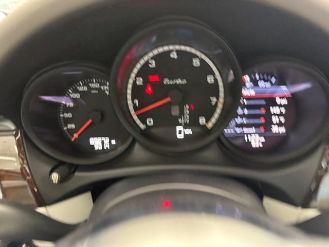 2016 Porsche Macan Turbo