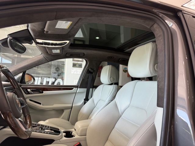 2016 Porsche Macan Turbo