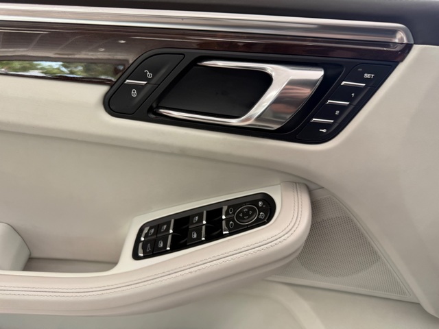 2016 Porsche Macan Turbo