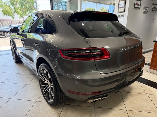 2016 Porsche Macan Turbo