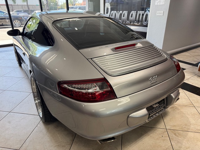 2004 Porsche 911 Carrera