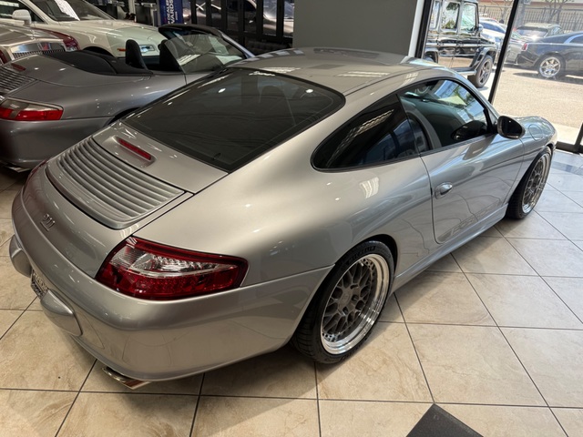 2004 Porsche 911 Carrera