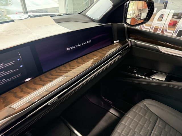 2026 Cadillac Escalade ESV Platinum Sport