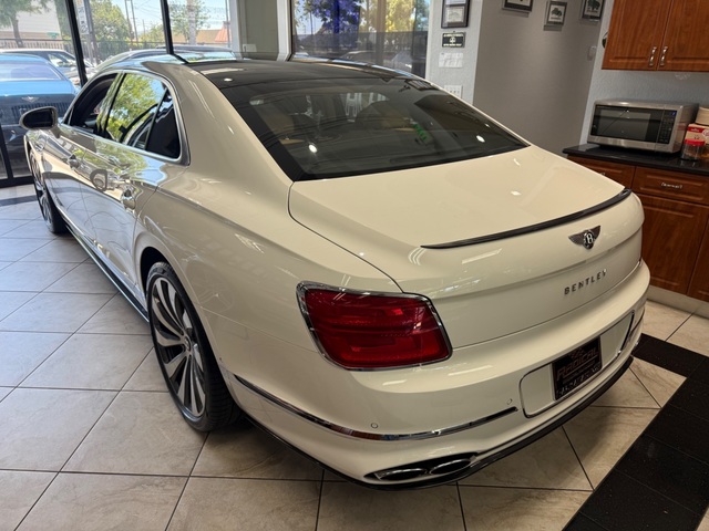 2022 Bentley Flying Spur V8