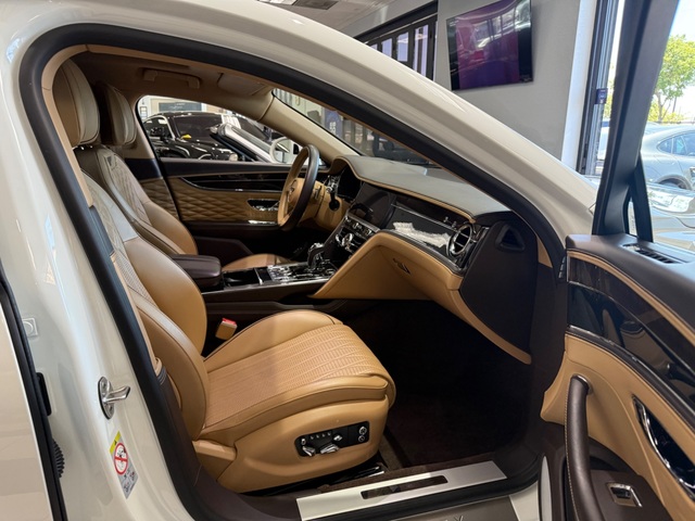 2022 Bentley Flying Spur V8