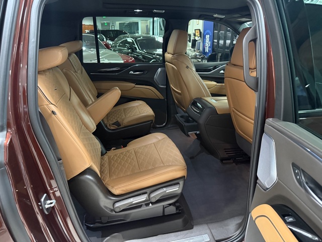 2023 Cadillac Escalade ESV