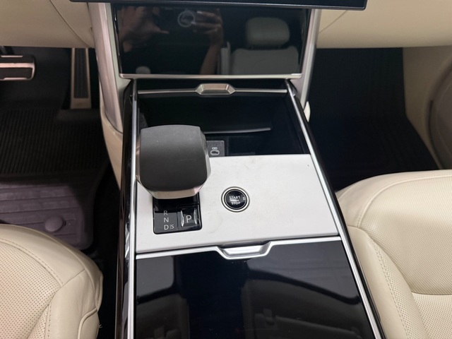 2024 Land Rover Range Rover P530 SE LWB