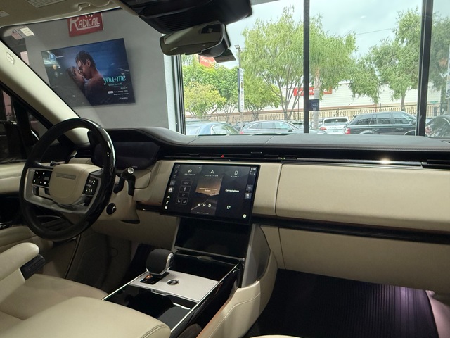 2024 Land Rover Range Rover P530 SE LWB