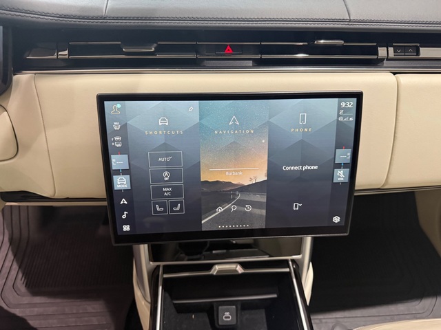 2024 Land Rover Range Rover P530 SE LWB