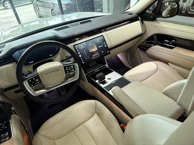 2024 Land Rover Range Rover P530 SE LWB