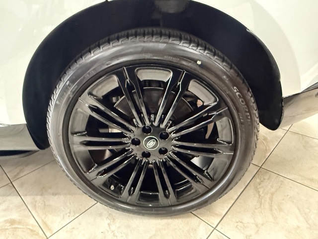 2024 Land Rover Range Rover P530 SE LWB