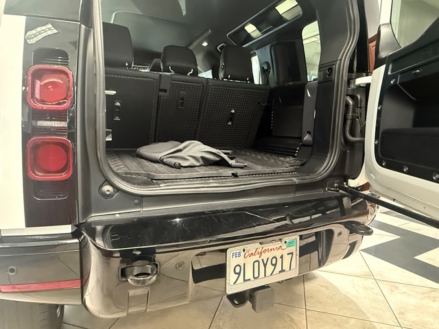 2024 Land Rover Defender 110 P400 X-Dynamic SE