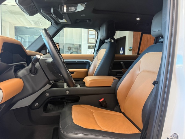 2024 Land Rover Defender 110 P400 X-Dynamic SE