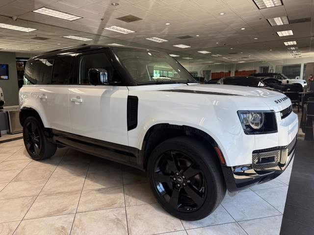2024 Land Rover Defender 110 P400 X-Dynamic SE