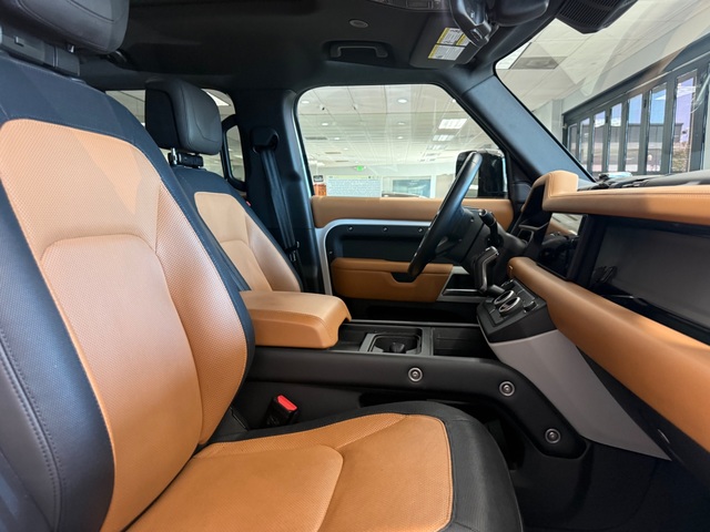 2024 Land Rover Defender 110 P400 X-Dynamic SE