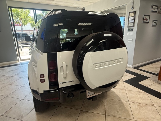 2024 Land Rover Defender 110 P400 X-Dynamic SE
