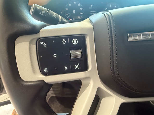 2024 Land Rover Defender 110 P400 X-Dynamic SE