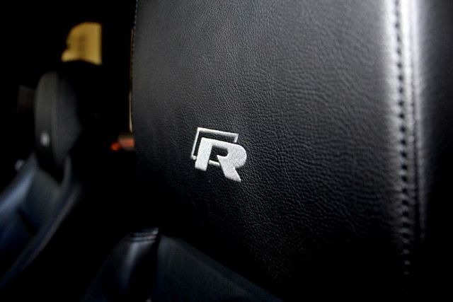 2012 Volkswagen Golf R w/Sunroof & Navi